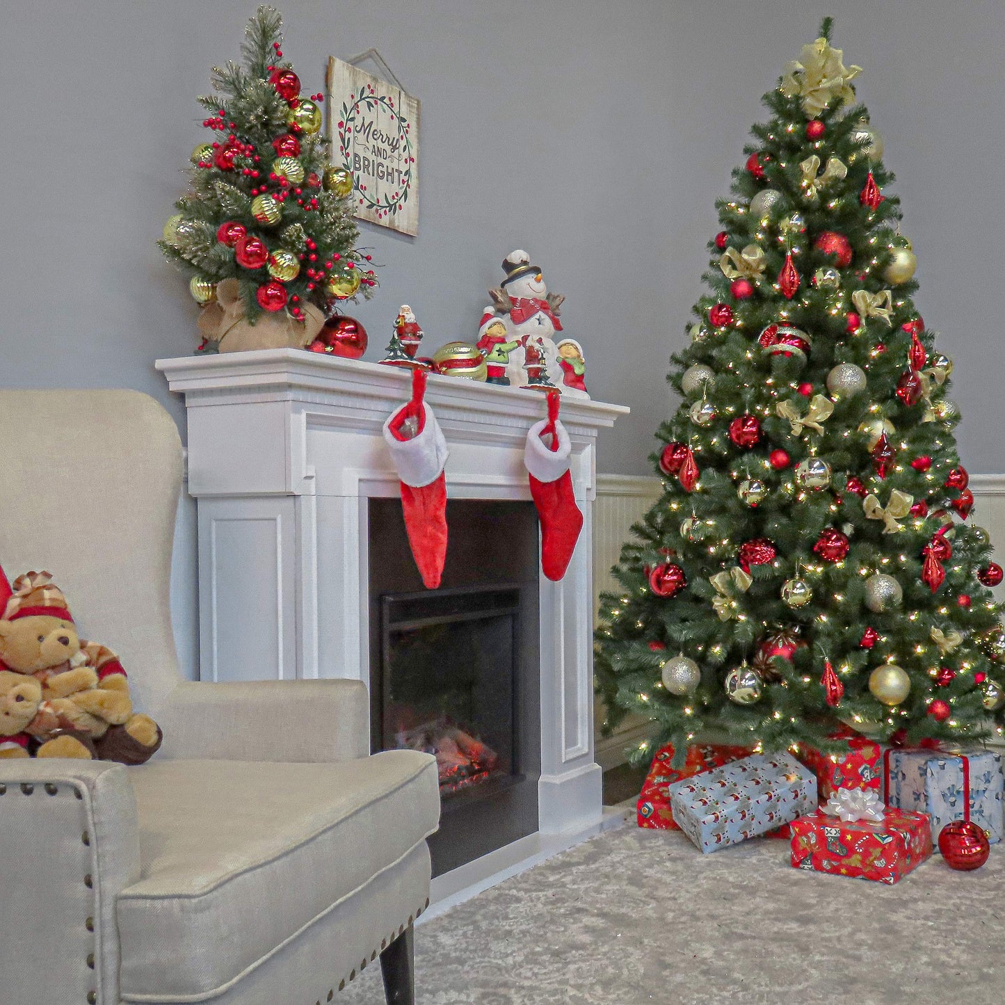 National Tree Company Pre-Lit Artificial Full Christmas Tree, Green, North Valley Spruce, White Lights, Includes Stand, 4.5 Feet